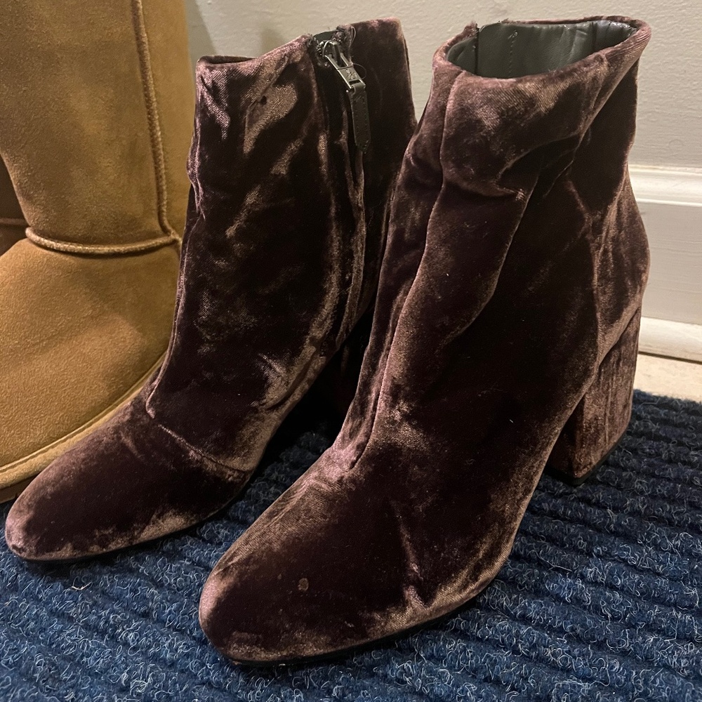 Sam Edelman brown velvet ankle boots size 8.5